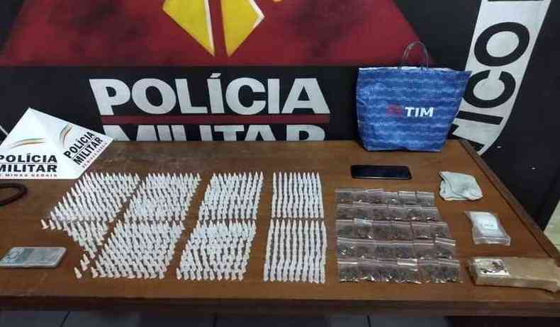 Operao de combate a drogas ocorreu no Bairro Tupi Lajedo(foto: PMMG/Divulgao)