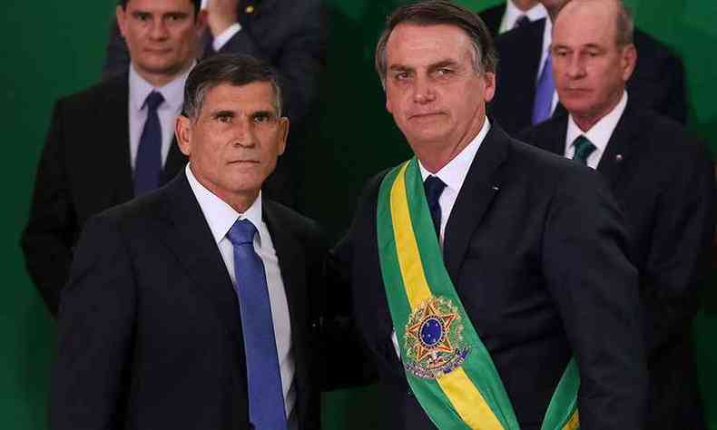 General Santos Cruz e presidente Jair Bolsonaro (sem partido)(foto: Divulgao/Presidncia da Repblica)