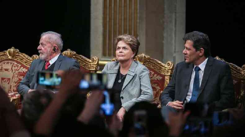 Lula, Dilma e Haddad durante evento em maro de 2020 na Prefeitura de Paris, em que Lula recebeu o ttulo de cidado honorrio da capital francesa