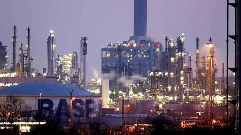 A principal fábrica da BASF fica em Ludwigshafen, no oeste da Alemanha. É a maior indústria química do mundo(foto: Getty Images) A fábrica principal da BASF em Ludwigshafen