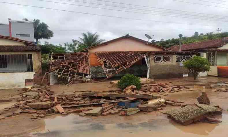 Estragos provocados pela chuva na cidade de Machacalis no Vale do Jequitinhonha 