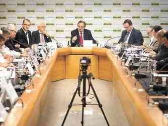 Quatro ministros se reuniram com centrais sindicais em Braslia para discutir alterao em benefcios(foto: Marcelo Camargo/Agncia Brasil)