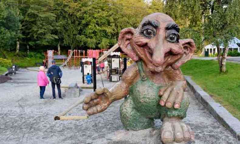 Esttua do Troll, figura do folclore Escandinavo, no Monte Floyen(foto: Teresa Caram/EM/D.A Press)