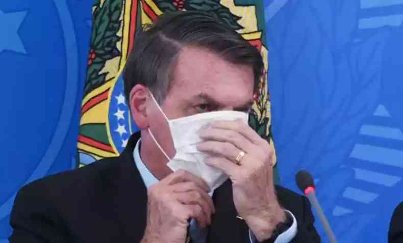 Bolsonaro afirmou, na manh desta segunda, que 'imprensa mundial  de esquerda'(foto: Ed Alves/CB/D.A Press)