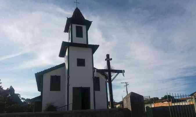 Igreja de Nosso Senhor do Bonfim, em So Joo da Chapada, distrito de Diamantina, onde padre celebrava missas(foto: Luiz Ribeiro/EM/D.A PRESS)