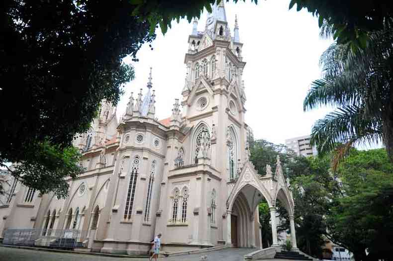 Santurio Arquidiocesano de Adorao Perptua (Igreja Boa Viagem) vai promover o primeiro retiro espiritual da quaresma, hoje, a partir das 14h30(foto: Alexandre Guzanshe/EM/DA Press)