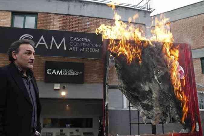 Antonio Manfredi quer colocar fogo em trs obras de arte por semana como forma de protesto (foto: ROBERTA BASILE / AFP)