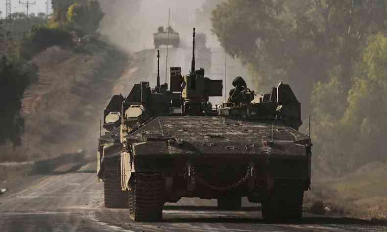 A situao se agrava enquanto Israel prepara a ofensiva terrestre contra Gaza