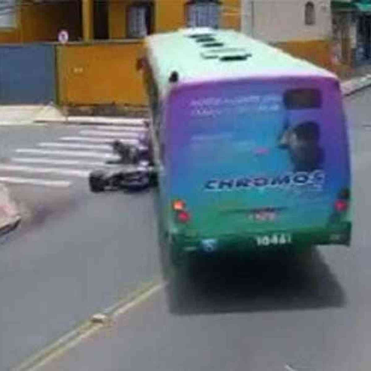 Acidente entre ônibus e moto deixa uma vitima fatal em Magalhães