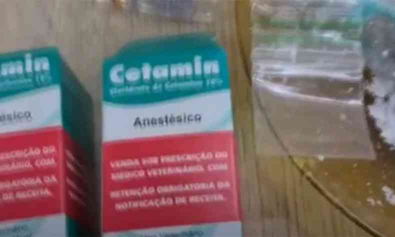 Conforme a Polcia Civil, o cloridrato de cetamina  um medicamento de uso veterinrio usado como matria-prima da produo da droga(foto: Reproduo da internet/Youtube/Polcia Civil de Minas Gerais)