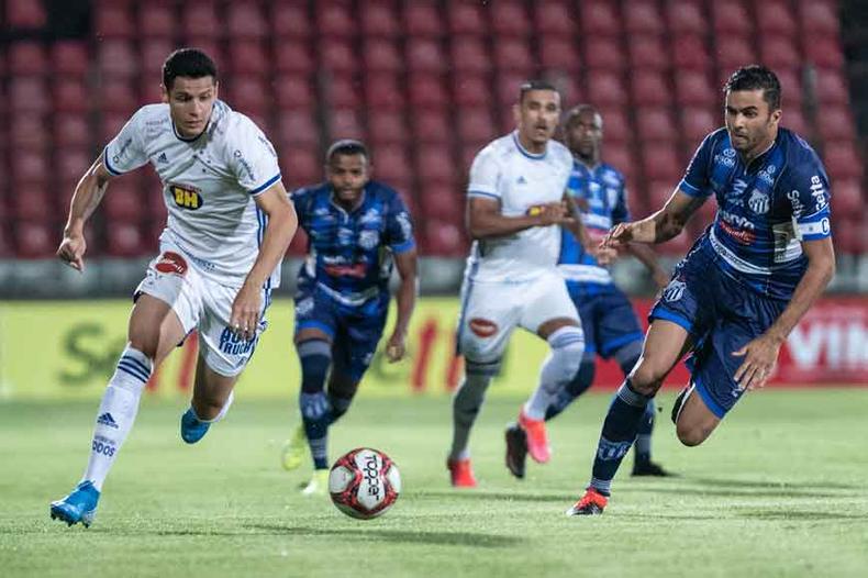 Equipe celeste fez em Sete Lagoas partida pelo Estadual deste ano, vencendo a URT: mas estádio não é de boas lembranças para a Raposa(foto: GUSTAVO ALEIXO/CRUZEIRO - 6/3/21) Equipe celeste fez em Sete Lagoas partida pelo Estadual deste ano, vencendo a URT: mas estádio não é de boas lembranças para a Raposa(foto: GUSTAVO ALEIXO/CRUZEIRO - 6/3/21)
