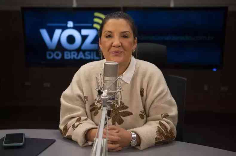 Daniella Marques participando da Voz do Brasil