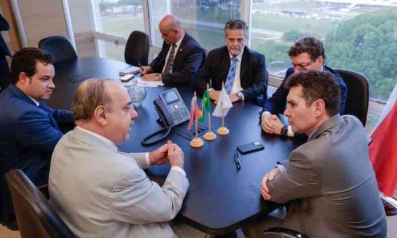 Fuad Noman em reunio com representantes do Dnit em Braslia