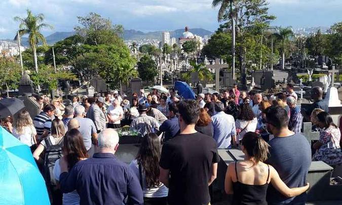 Amigos e familiares lamentam a morte de Antônio Leite Alves Radicchi(foto: Gladyston Rodrigues/EM/D.A) Amigos e familiares lamentam a morte de Antônio Leite Alves Radicchi(foto: Gladyston Rodrigues/EM/D.A)