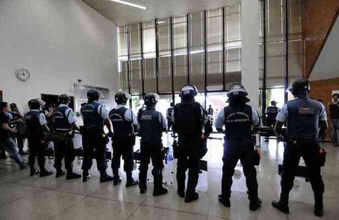 PM e guarda municipal montaram forte esquema de segurana(foto: Beto Novaes/EM/D.A Press)