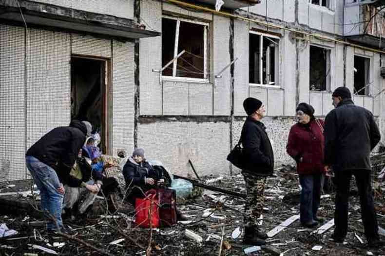 Ucranianos deixaram suas residncias para tentar fugir do confronto