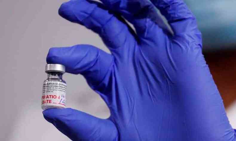 Minas Gerais recebe nesta segunda-feira 50.310 doses da vacina da Pfizer(foto: Shannon Stapleton/AFP)