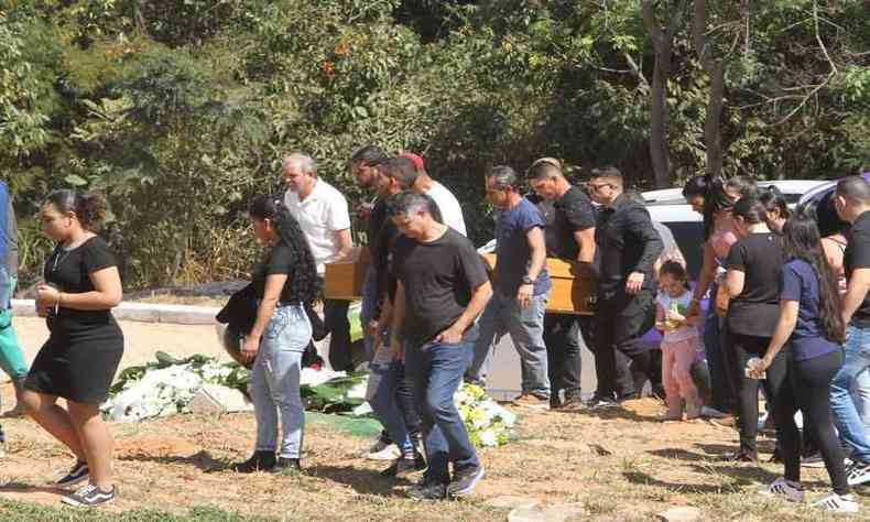 Depois de enterrar Gabriel, expectativa da famlia  pela priso de seu assassino