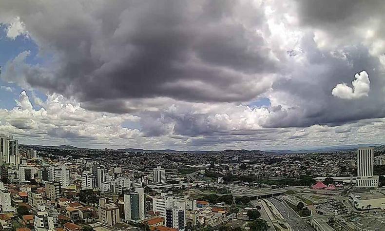 Tempo fechado na capital mineira nesta segunda 