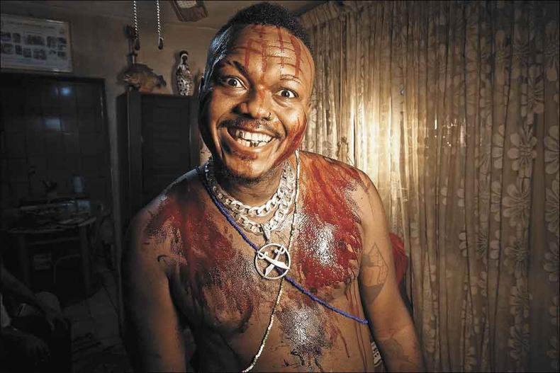 Em seu novo projeto, Djonga aposta em visual que remete aos filmes de Jordan Peele, vencedor do Oscar com Corra!(foto: Assis176, Bruna Serralha e Alvaro Benevente Jr./divulgação) Em seu novo projeto, Djonga aposta em visual que remete aos filmes de Jordan Peele, vencedor do Oscar com Corra!(foto: Assis176, Bruna Serralha e Alvaro Benevente Jr./divulgação)