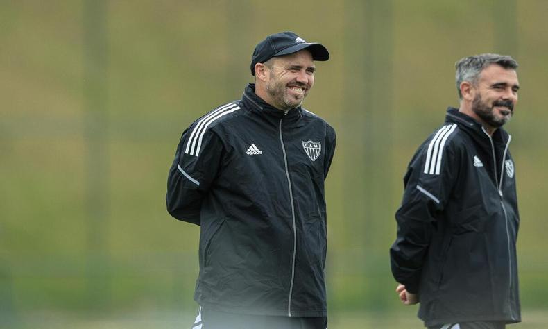 Eduardo Coudet, treinador do Atlético(foto: Pedro Souza/Atlético) Eduardo Coudet, treinador do Atllético, durante treino na Cidade do Galo