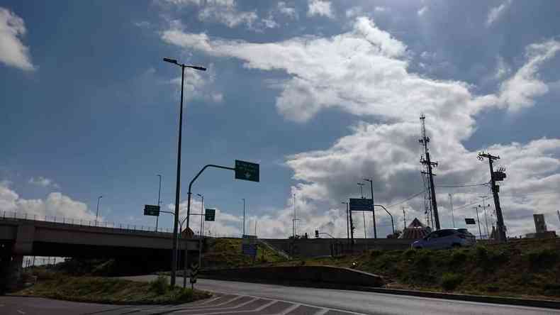 BH amanhece com cu nublado feriado pode ser de tempestades edifcios capital mineira nuvens cristiano machado