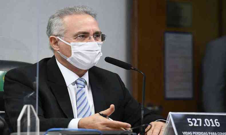 O relator da CPI, Renan Calheiros, reclamou que os senadores esto interrompendo o depoimento de Roberto Dias(foto: Agncia Senado/Reproduo)