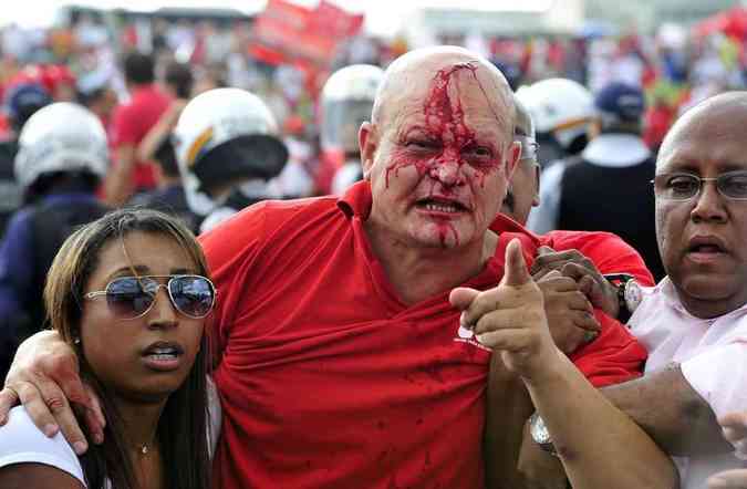  Sindicalistas protestam em Braslia e manifestao tem tumulto em frente ao Congresso Cmara dos Deputados 