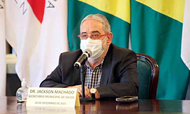 Jackson Machado, secretrio municipal de Sade de BH, durante entrevista coletiva
