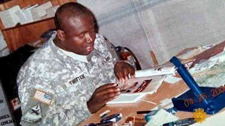 Soldado lendo