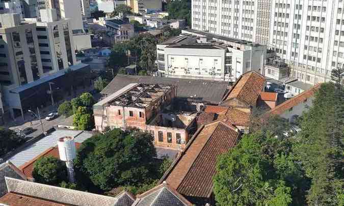 Direo do complexo hospitalar diz que falta de verba para manuteno pode ter sido decisiva para o incndio (foto: Edsio Ferreira/EM/D.A Press )