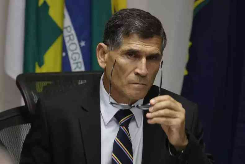 General Santos Cruz usou as redes sociais para criticar o presidente Jair Bolsonaro(foto: Fabio Rodrigues Pozzebom/Agencia Brasil)