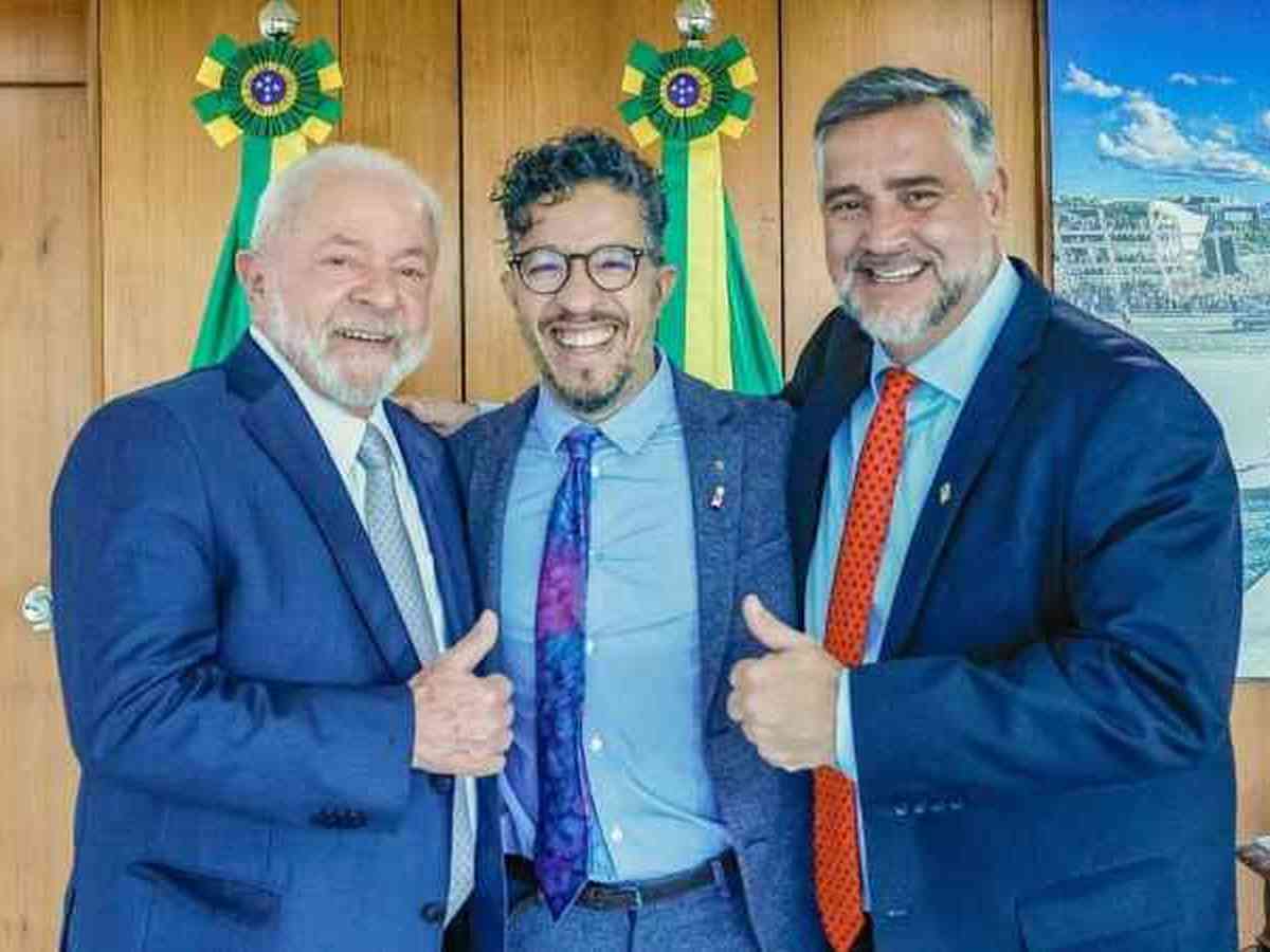 Jean Wyllys não disse que pretende banir a bíblia do Brasil