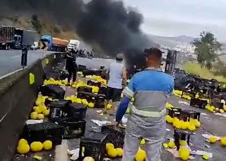 O ponto onde ocorreu o acidente desta segunda  conhecido por outros acidentes do mesmo tipo, como esse de 2021