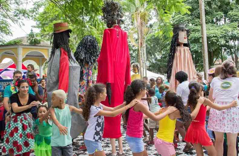  O Mquina de Brincar Carnavalzim, de Mariana, faz parte da diversificada programao infantil na praa Gomes de Freire