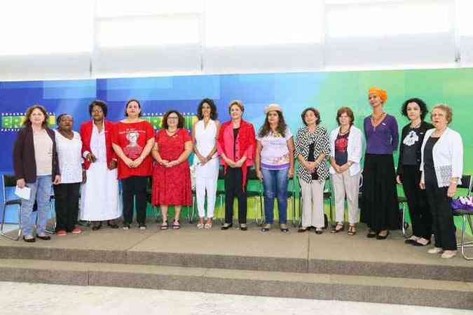 Dilma Rousseff durante encontro, nesta quinta-feira, com Mulheres em Defesa da Democracia, no Palcio do Planalto(foto: Roberto Stuckert Filho/PR)