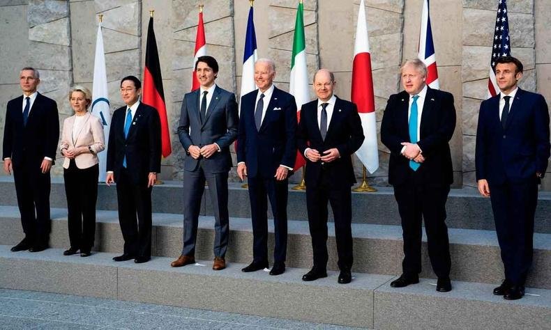 L�deres do G-7 posam ap�s reuni�o da Otan, com a presen�a dos presidentes dos EUA, Joe Biden, e da Fran�a, Emmanuel Macron, e os primeiros-ministros do Jap�o, Fumio Kishida, do Canad�, Justin Trudeau, da Alemanha, Olaf Scholz, e da Inglaterra, Boris Johnson, com a presidente da Comiss�o Europeia, Ursula von der Leyen