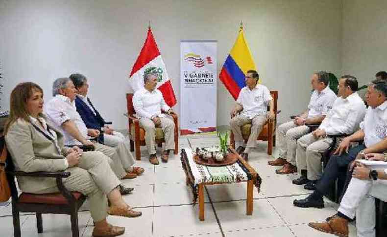 Autoridades de Peru e Colmbia se reuniram em Pucallpa para tratar medidas de combate  COVID-19(foto: Presidncia do Peru/Divulgao)