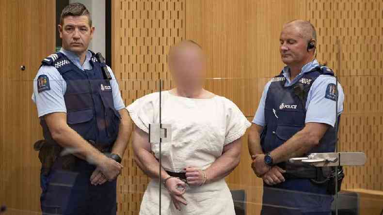 Suspeito de atentado na Nova Zelndia fez sinal com a mo no tribunal