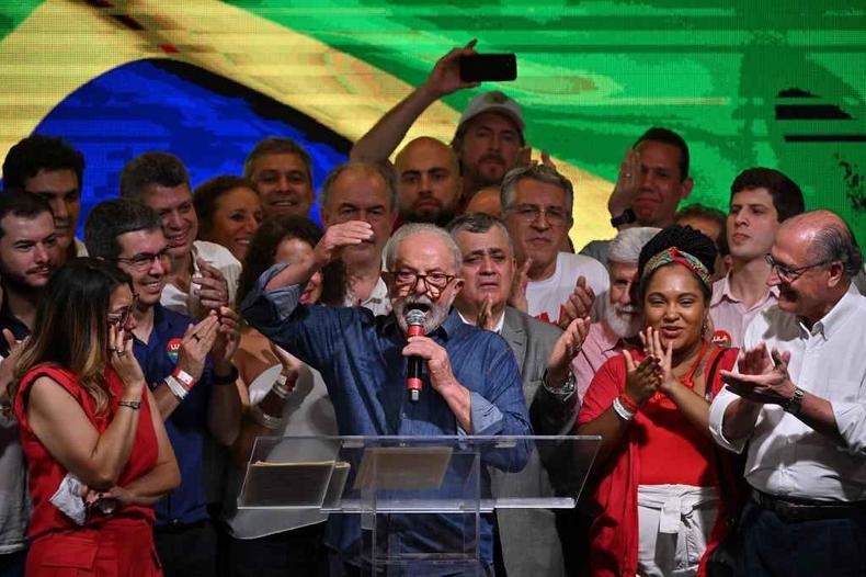 Lula discursa depois da vitria e apresenta seu projeto de governo de unio