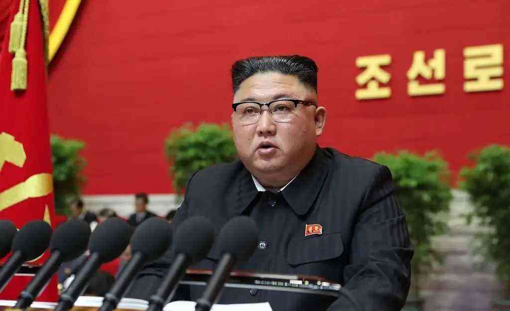  Coreia do Norte informa mais oito mortes em meio a surto de COVID 