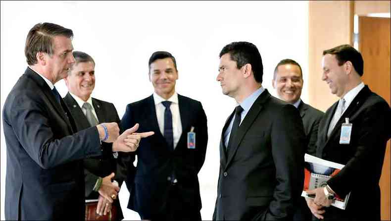 Com o ministro em evento no Palcio do Planalto: Presidente prestigia Srgio Moro aps derrota do governo em comisso da Cmara(foto: Marcos Correa/PR %u2013 4/4/19)