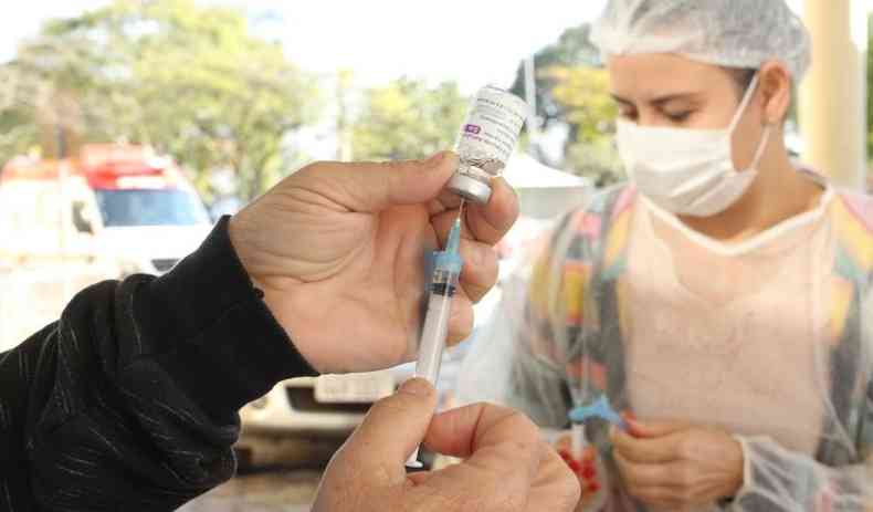 Novo lote de vacinas contra a COVID-19 chega a Belo Horizonte (foto: Edsio Ferreira/EM/D.A Press)