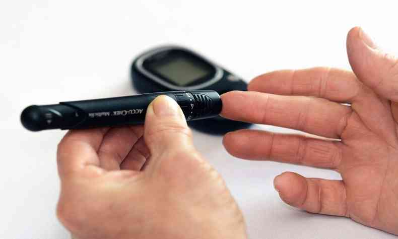A aferio de glicemia contribui, e muito, para o controle do diabetes, uma vez que o paciente pode ter conhecimento de suas oscilaes dirias por meio da medio regular(foto: Pixabay)