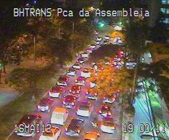 Trânsito carregado na Região Centro-Sul Trânsito carregado na Região Centro-Sul