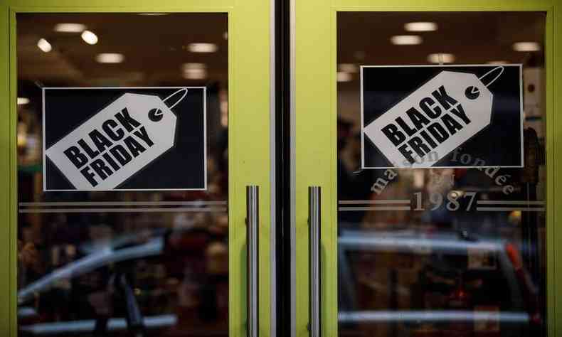 A Black Friday deste ano tem uma lista de produtos nada convencionais em promoo no mercado brasileiro (foto: AFP / Sameer Al-DOUMY)