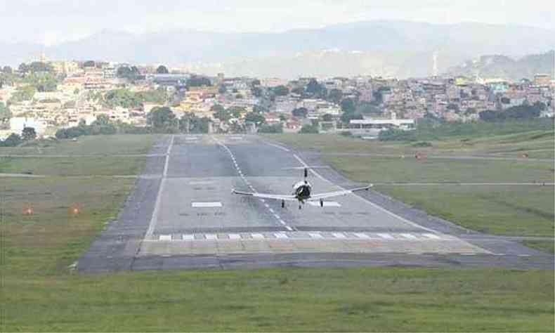 Pista do aeroporto da Pampulha: Anac divulga na segunda-feira planejamento e controle de voos no terminal(foto: Tlio santos/EM/D.A Press - 22/2/17)