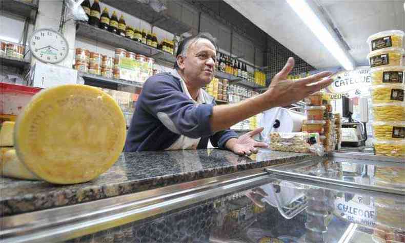 Com prejuzo de R$ 13 mil, Paulo Moura deixou de ofertar a estrela do negcio, o queijo canastra(foto: Juarez Rodrigues/EM/D.A Press)