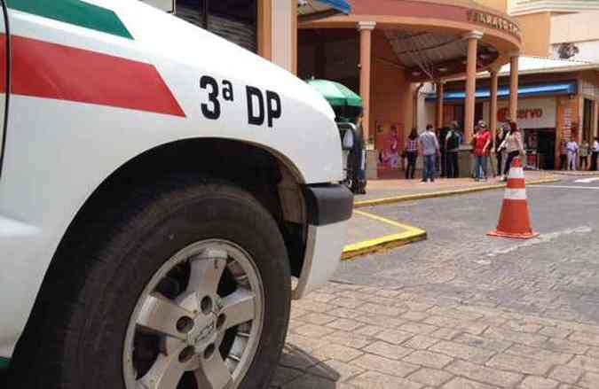 O homem invadiu a loja em que a vtima trabalhava e a atacou(foto: Renato Alves/CB/D.A Press)