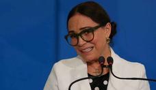 Regina Duarte debocha de investigao da PF contra Bolsonaro